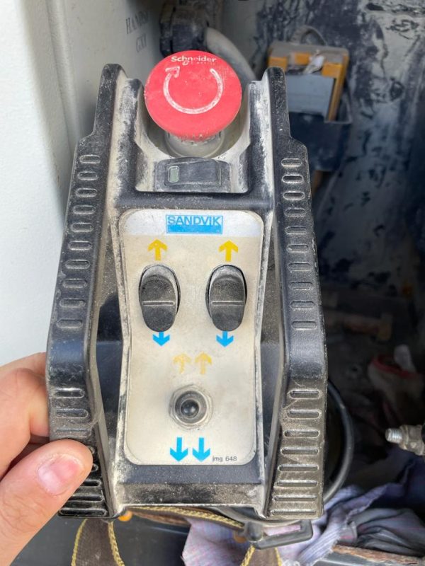 MOVIL DE CONO SANDVIK QH 331 AÑO 2014 - Imagen 9